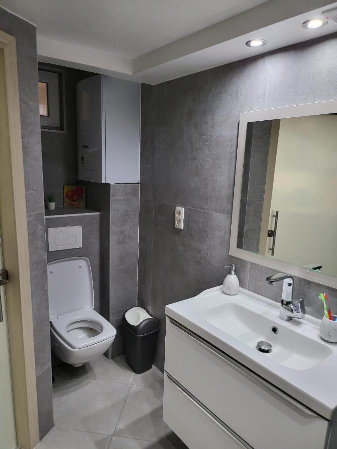 Duplex Elegant Situe A 1Min De La Gare Du Nord Lejlighed Bruxelles Eksteriør billede